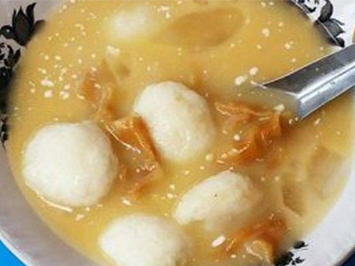 Es gempol pleret yang merupakan kuliner berupa minuman tradisonal yang tak boleh ketinggalan untuk dicicipi saat berkunjung ke Kota Solo (SURAKARTA .GO.ID)