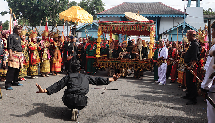 ADAT ISTIADAT: Prosesi Hajad Dalem Tingalan Dalem Jumenengan ke-19 SISKS PB XIII Hangabehi, tahun lalu.