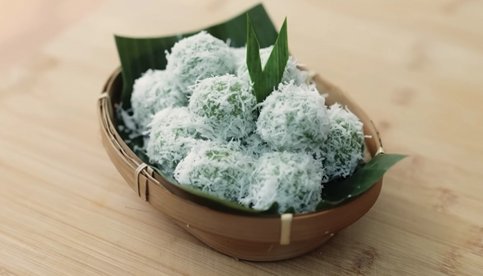 Jajanan tradisional klepon