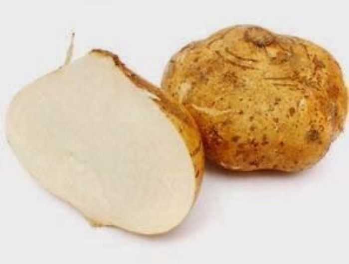 Salah satu buah yang sering dikonsumsi warga Solo, bengkoang, ternyata punya sejumlah manfaat untuk kesehatan (DOK.PINTEREST)