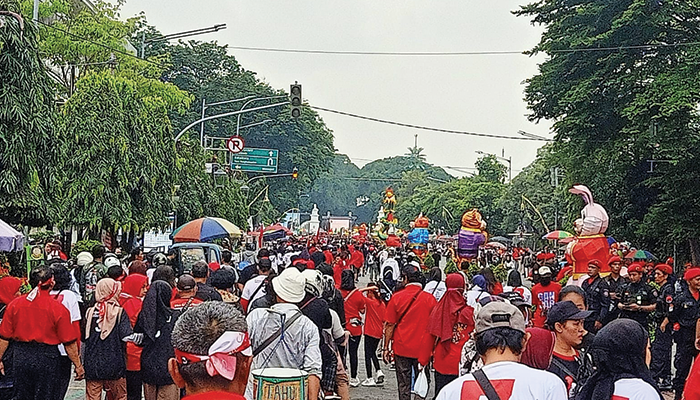 Suasana Pendukung Ganjar-Mahfud Saat Lakukan Kampanye di Solo