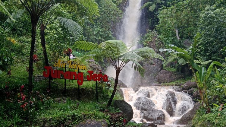 Potret keindahan Air Terjun Jurang Jero yang ada di Karangpandan, Kabupaten Karanganyar. (DOK.PRIBADI)