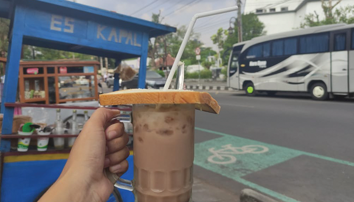 Es Kapal Legend Berusia 50 tahun lebih