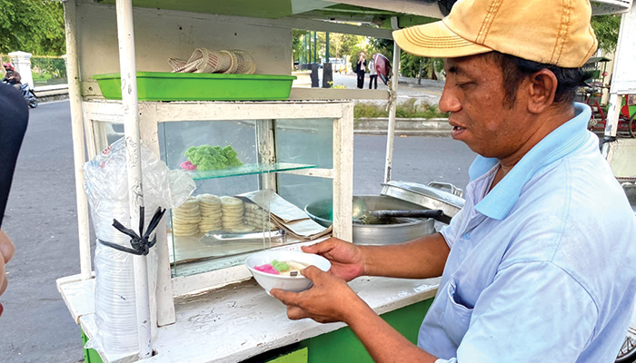 Petolo Mayang Jajanan Jadul Khas Kota Solo.
