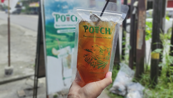 Kemasan Es Teh Pouchtea yang Tidak Biasa.