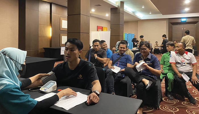 Oleh sebab itu, Solo Paragon Hotel & Residences kembali mengadakan pemeriksaan kesehatan tahunan bagi seluruh staf dan karyawannya.