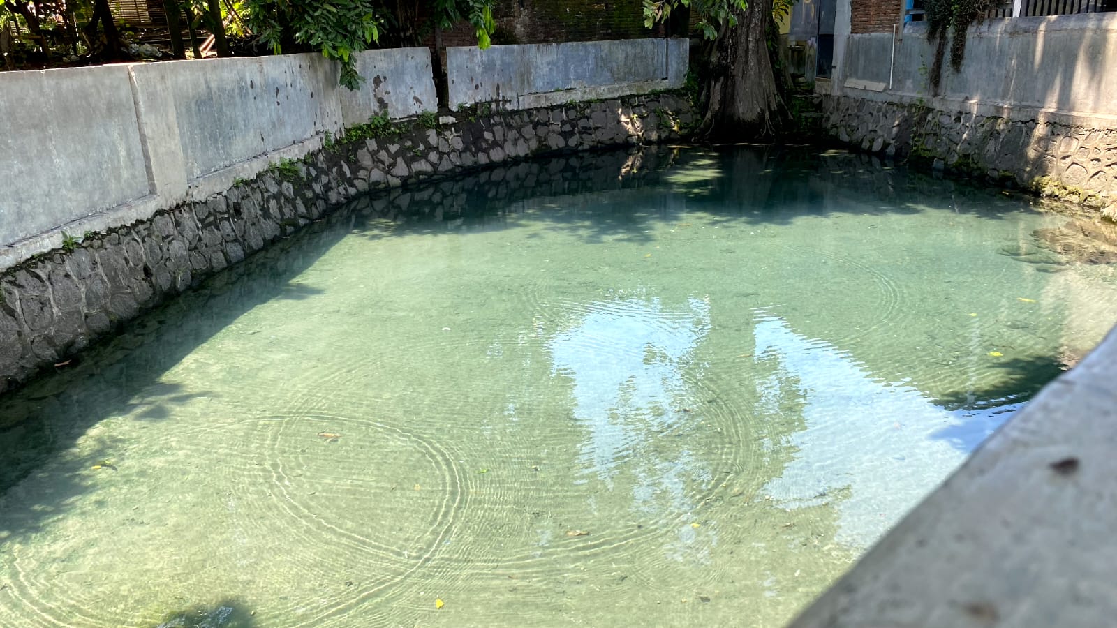 Sendang Sari Mayang yang disebut menyimpan banyak pusaka tak kasat mata (DOK. PRIBADI/ VIA NUR SAFITRI)