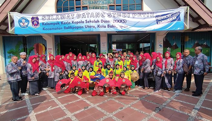 SD Muhammadiyah 1 Ketelan Solo terima kunjungan kunjungan studi Kelompok Kerja Kepala (K3S) Sekolah Dasar Kecamatan Balikpapan Utara Kota Balikpapan.