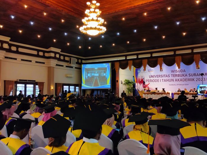 Universitas Terbuka Surakarta menggelar wisuda periode I Tahun 2024 di Graha Saba Buana, Kamis pagi (29/2/2024). (FAUZIAH AKMAL/RADAR SOLO)