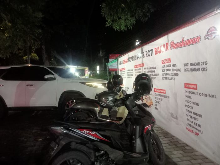 Di Boyolali, terdapat warung susu segar yang selalu ramai pengunjung kendati sempat pindah (DOK. PRIBADI/ FATKHA MEILIANA PUTRI)