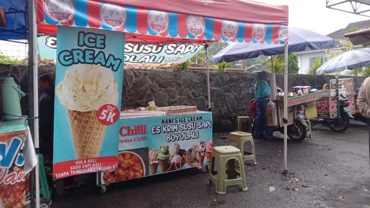Es Krim Susu Sapi Asli Boyolali yang kiranya bisa menjadi salah satu kuliner rekomendasi untuk warga Solo Raya (DOK. PRIBADI/ TRICIA MARGARETA)