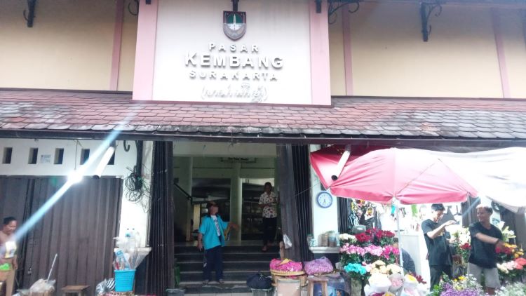 Potret Pasar Kembang Solo yang ternyata menyimpan kekayaan sejarah dan mitos di dalamnya (DOK. PRIBADI/ AHAMD KHOLIK)