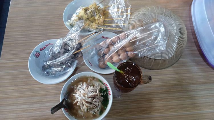 Potret dari Soto Ledokan yang pernah menjadi langganan Gus Dur (DOK. PRIBADI/ AHMAD KHOLIK)