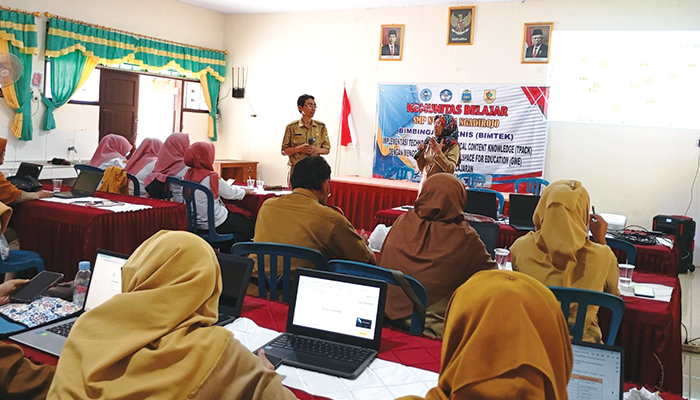 Komunitas Belajar Espensa Jaya SMP Negeri 1 Ngadirojo Wonogiri, pada hari senin 3 maret 2024 menggelar Bimbingan Teknis (Bimtek) Implementasi Technological, Pedagogical, and Content Knowledge (TPACK).