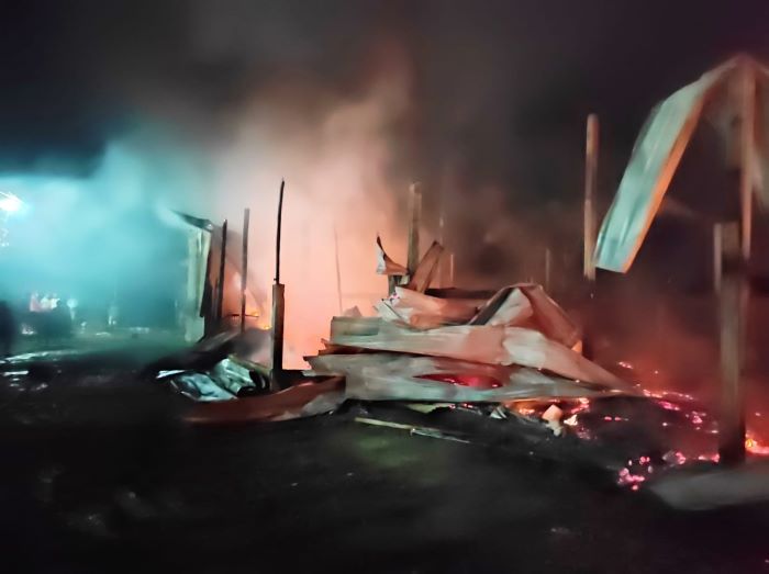 Sebuah kandang ayam hangus terbakar di Boyolali dan pemilik rugi ratusan juta rupiah (RAGIL LISTIYO/ RADAR SOLO)