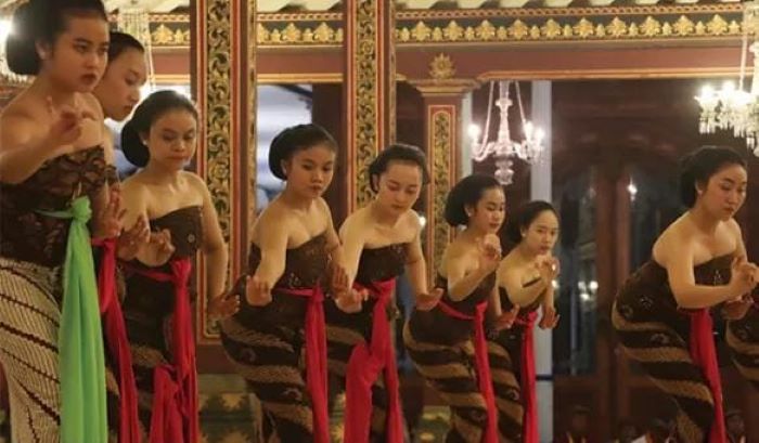 Potret para penari Bedhaya Ketawang (JAWAPOS.COM)