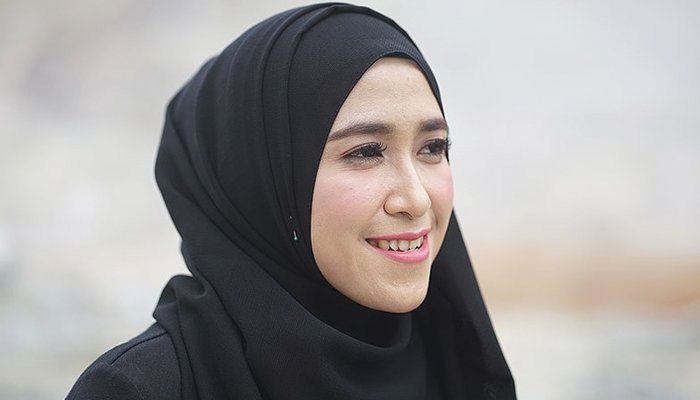 El Alice Salah Satu Penyanyi Religi di Indonesia.