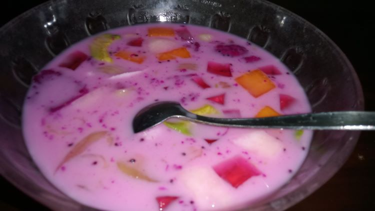 Sop Buah Khas Cirebon bisa menjadi menu andalan saat warga Solo buka puasa  (DOK. PRIBADI/ ELLEN FAHIRA AS SYAHRA)