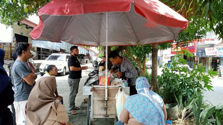Es cincau Pasar Nongko Solo menjadi salah satu referensi kuliner untuk buka puasa (DOK. PRIBADI/ ELLEN FAHIRA AS SYAHRA)