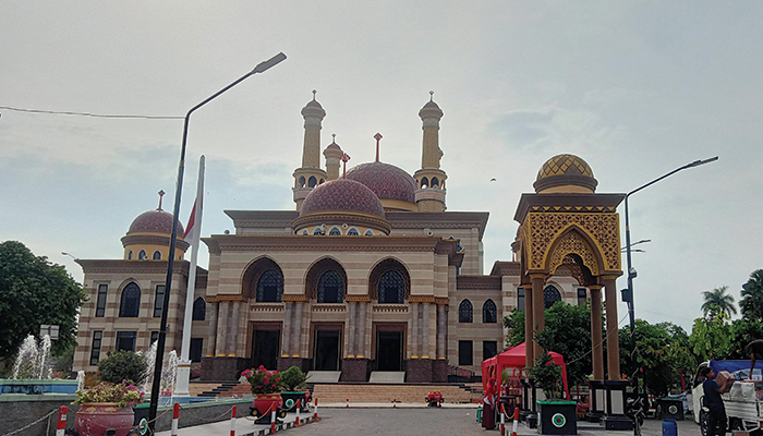 Masjid Al Aqsha Klaten Saat Siang Hari.