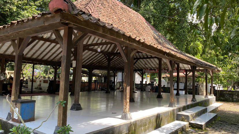 Pendopo Keraton Kartasura yang dibangun Pakubuwono X (DOK. PRIBADI/ ANGGUN)
