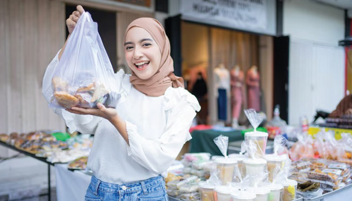 Istilah Ngabuburit yang sudah ada sejak lama dan sering muncul ketika bulan Ramdhan tiba.