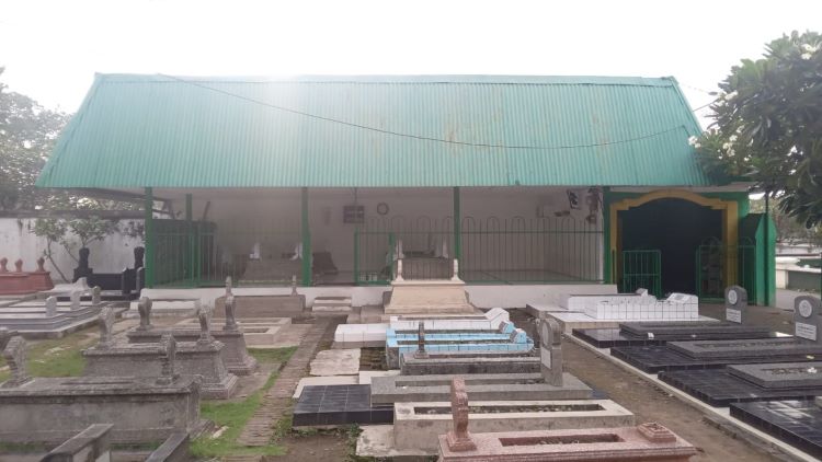 Makam KH Ahmad Siradj yang lokasinya tidak jauh dari Solo kabarnya menyimpan misteri tersendiri (DOK. PRIBADI/ AHMAD KHOLIK)