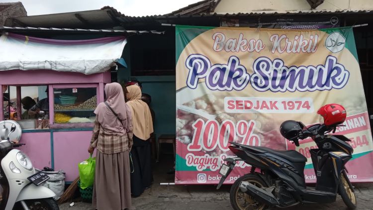 Bakso Pak Simuk, salah satu kuliner legendaris Solo yang sudah ada sejak 1974. (DOK. PRIBADI/ TRICIA MARGARETA)