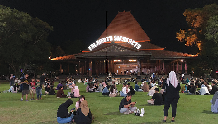 Ramai dikunjungi, Balai Kota Solo cocok menjadi tempat bersantai.