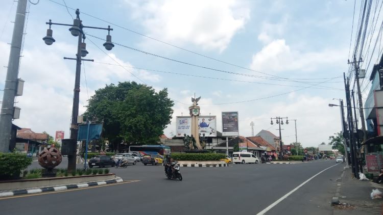Tugu Kartasura yang tidak jauh dari Kota Solo disebut menyimpan sejumlah misteri. (DOK. PRIBADI/ AHMAD KHOLIK)