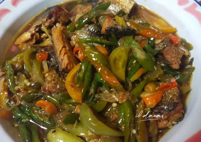 Resep tumis bandeng lombok ijo yang bisa dipraktikkan untuk menyajikan menu sahur dan buka puasa. (DOK.COOKPAD)