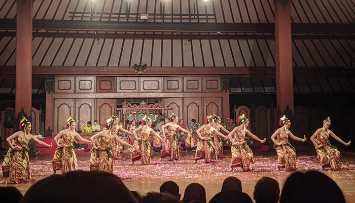 Pentas Triwulan Jurusan Tari.