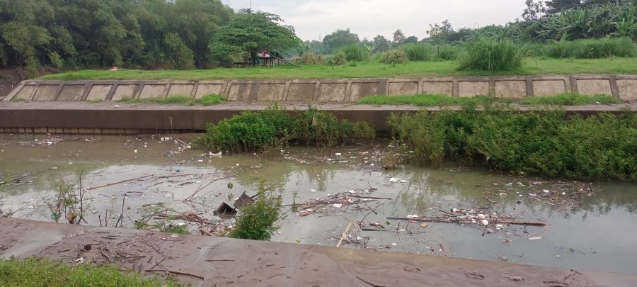 Sungai Bengawan Solo yang ada di Kampung Sewu disebut menyimpan misteri Onggo Inggi (DOK.PRIBADI/ SISCA)