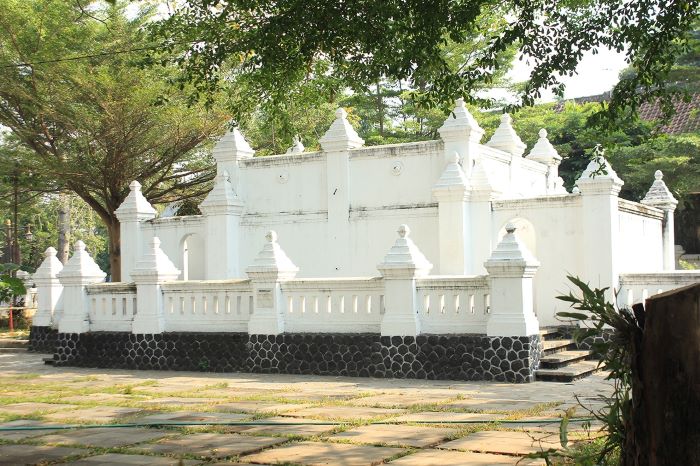 Ponten Mangkunegaran yang disebut menyimpan misteri tentang sosok lelaki tua dengan perut bergelambir. (ID.SOLOCITY.TRAVEL)