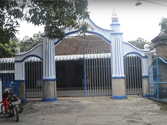 Masjid Hastana yang berlokasi di Kartasura menyimpan misteri tentang kakek berjubah putih. (YOUTUBE FAJAR)
