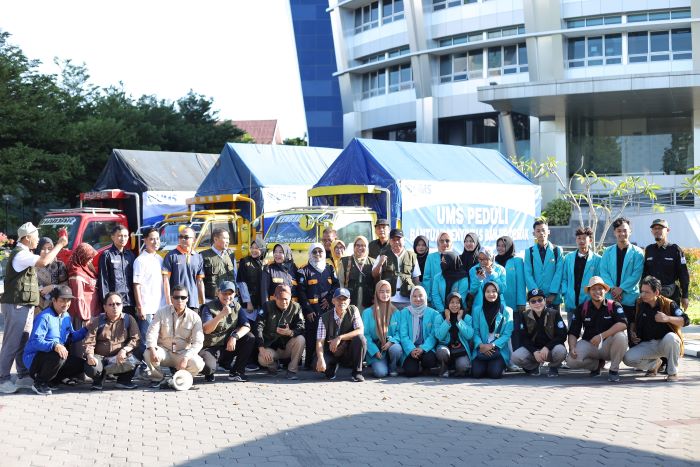 Romobongan Universitas Muhammadiyah Surakarta (UMS) yang mengirimkan bantuan ke Demak. (DOK. UMS)