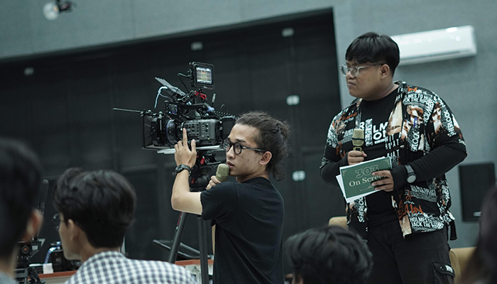 Acara 303 On Screen dalam rangka memperingati Hari Film Nasional oleh Himpunan Mahasiswa Film dan Televisi ISI Surakarta.