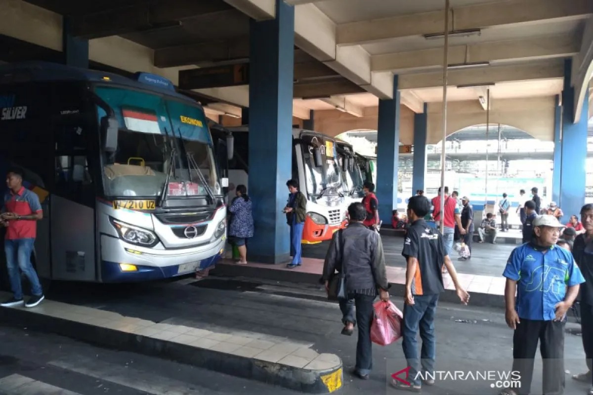Terminal Tirtonadi Solo yang ternyata menyimpan beragam misteri. (ANTARA/ ARIS WASITA)