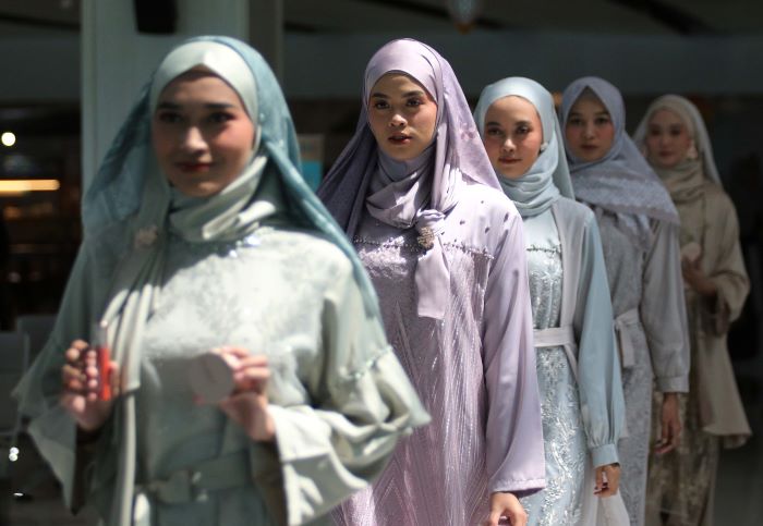 Ilustrasi tren hijab untuk Lebaran 2024. (MAULIDA AFIFA/ RADAR SOLO)