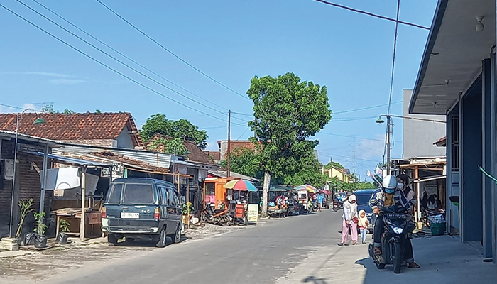 Area Toko-Toko Baju di Majasto, Tawangsari, Sukoharjo.
