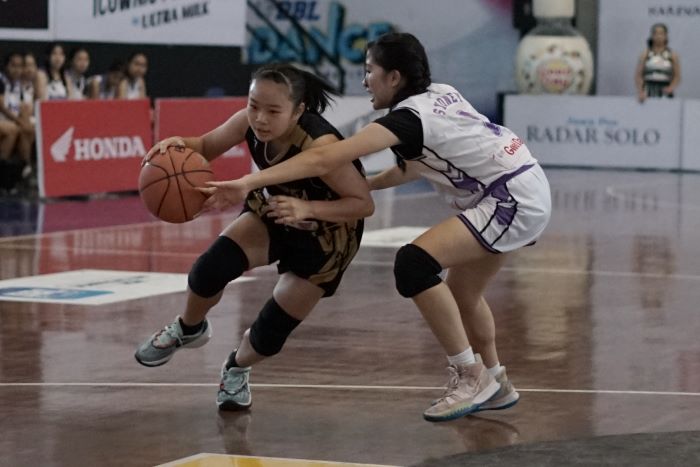 POTENSIAL: Pertandingan kompetisi Honda DBL di Sritex Arena, tahun lalu. (KEMAL RENTANO/RADAR SOLO)