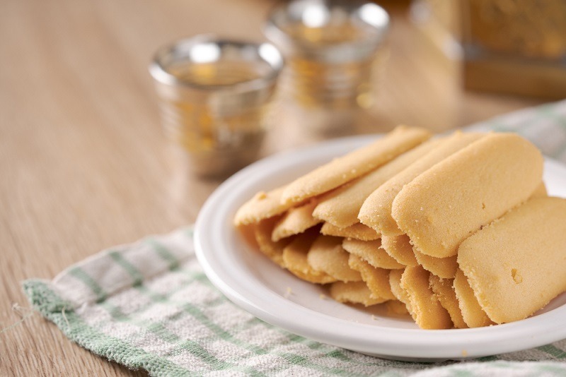 Kue lidah kucing yang menjadi sajian khas Lebaran. (FRISIANFLAG.COM)