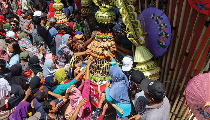Tradisi Syawalan di Bukit Sidoguro Klaten, 25 Gunungan Ketupat Ludes.