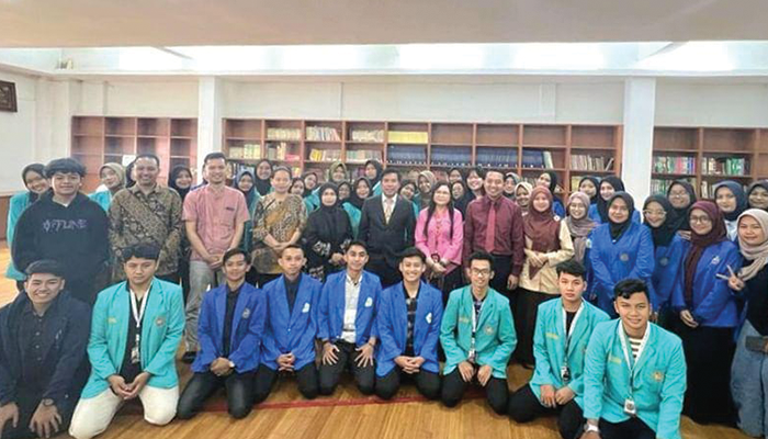 Program Kuliah Kerja Nyata Kemitraan Internasional (KKN KI) UMS di Malaysia.