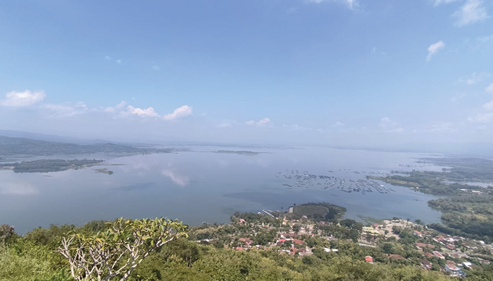 Waduk di Wonogiri jadi salah satu spot liburan yang menarik.