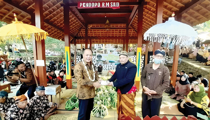 SEREMONIAL: Perawatan dan pelestarian kawasan Sendang Bejen tidak hanya berantung pada pemerintah, tapi juga kepedulian masyarakat.