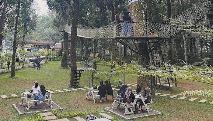 Wisata Tenggir Park di Karanganyar.