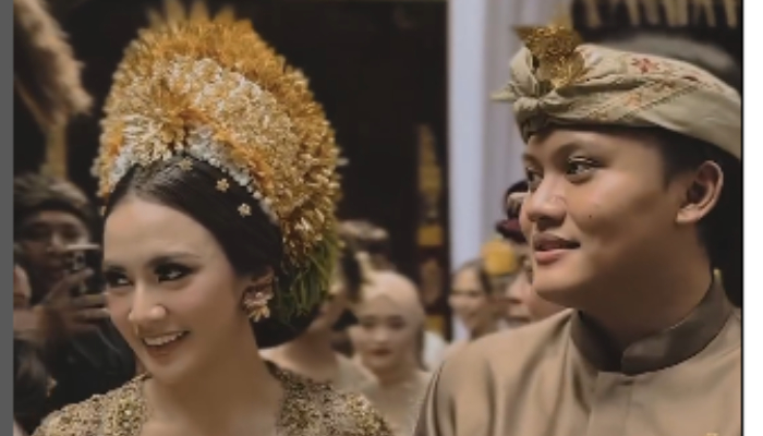 Mahalini dan Rizky Febian resmi menikah secara adat.