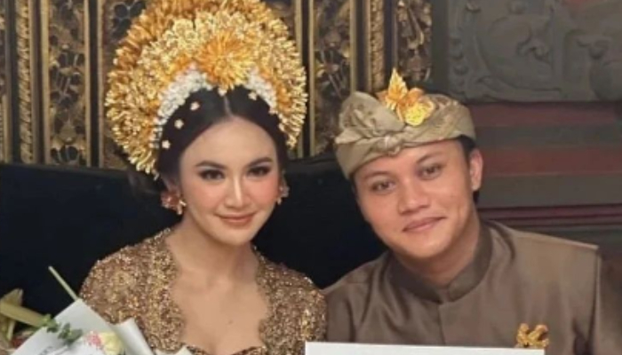 Mahalini dan Rizky Febian resmi menikah secara adat di Bali.