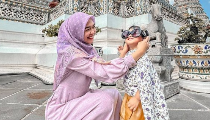 Ria Ricis dan Moana, Teuku Ryan sebut sang YouTuber dominan dalam hal pengasuhan anak.